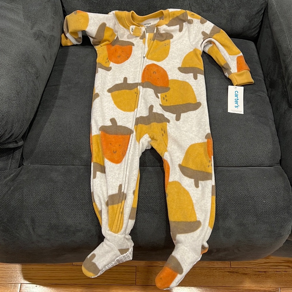 18M carters pajamas NWT. Fall style
